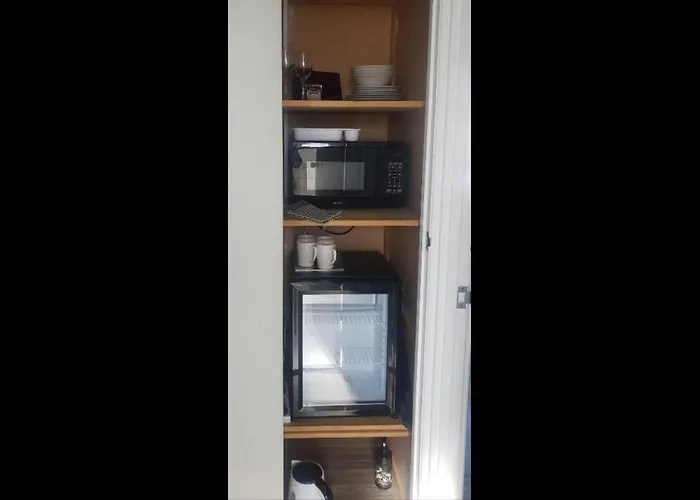 アパート A Small 1 Bedroom And 1 Lounge B, No Kitchen ロトルア