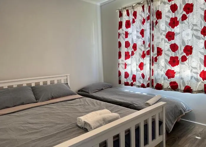 A Small 1 Bedroom And 1 Lounge B, No Kitchen * Rotorua